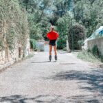 Priscilla Betti Instagram - Jour #off🤞Je vous aurai bien fait un triple Axel à rollers mais ça fait des années que je ne suis pas montée dessus 😁🤣 Vous savez en faire vous ?! En tout cas j’ai bien rigolé ! Je vais vous poster une petite vidéo vous allez rire avec (de) moi 🤣🤣🤣 🌪️ Photos by @insta_minutepapillon / @mrdiraison / @mrlouviot