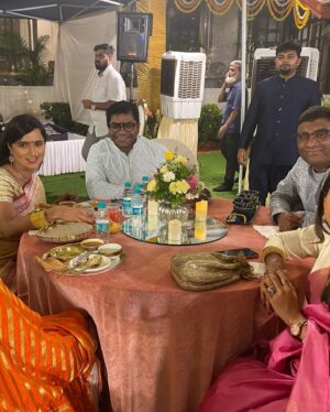 Pritam Kagne Instagram - वर्षा बंगल्यावर मा. मुख्यमंत्री श्री एकनाथ शिंदे साहेबांच्या घरी गणपती दर्शनाचा आणि सहभोजनाचा लाभ घेतला,त्यांना उदंड आणि निरोगी आरोग्य लाभो हीच बाप्पा चरणी प्रार्थना.
बोला गणपती बाप्पा मोरया 🙏🏻🌺
धन्यवाद🙏🏻
It’s my immense pleasure to share with you that I had been a part of celebrating Ganesh Utstav at Varsha Bangla along with Hon’ble Chief Minister of Maharahtra Shri Eknathraoji Shinde sir. Thank you very much sir for inviting as an actress at Varsha Bangla !!!
@mieknathshinde
@cmomaharashtra_
@drshrikantshinde 

.
.
.
#ganpatibappamorya #shrieknathshinde #maharashtra #cmo #varshabunglow #cmofmaharashtra #pritamkagne #pritamkagneofficial #pritamkagneactress #bappamorya #ganpatidarshan #actresslife #pink #saraalikhan #shraddhakapoor #deepikapadukone #ranveersingh #tamanabhatia #feelinghappy #madhurbhandarkar #cm #blessed #morya #rajshreemarathi