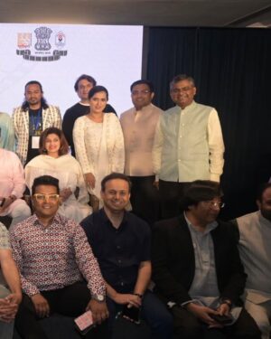 Pritam Kagne Instagram - राज्याचे संवेदनशील आणि कलाप्रेमी सांस्कृतिक मंत्री श्री. सुधीरभाऊ मुनगंटीवार
यांच्या संकल्पनेतून गुरुवारी ‘कलासेतू’ या अभिनव उपक्रमाचे आयोजन करण्यात आले होते. यानिमित्ताने सिनेक्षेत्रातील दिग्गज मान्यवर एकत्र आले आणि एक वैचारिक स्नेहसंमेलन संपन्न झाले. या उपक्रमाचा भाग होता आले, त्यासाठी  संदीप घुगे यांचे आभार.! Thank you so much Honourable @vikaskharage sir & @___avinash___dhakne__  sir 🙏🏻🙏🏻🤗