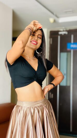 Priya Hegde Instagram - Just enjoying the moment 😇
Outfit @tailorsin.com_india 
Bangles @durga5497 
VC @manjunath_k_01 

#reelitfeelit❤️❤️ #priyahegde❤️ #nuvvenaapranammovie #telugu #hyderabad #excited
