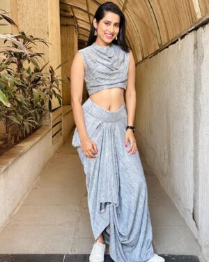 Priya Hegde Instagram - Just a Sunday vibe ✨✨

Outfit @tailorsin.com_india 

#happyface #outfitideas #hyderabad #tailorsinlagos #priyahegde❤️ #weekemdvibes #sundayevening