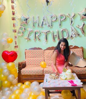 Priya Hegde Instagram - Here I am to celebrate another year of my life ❤️ I am overwhelmed by all the wishes, love and attention I received. Special thanks to all my supporters and darling @_tejaswini_gowda_official ‘s fans
@tejashwini_luv_4ever 
@tejuu_dimple_queen_fp 
@tejuu_lub 
#birthdaysseason #novemberborn #happyme #vibes #priyahegde❤️ #celebration #selflove