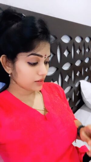 Priya Joe Instagram - 😂குச்சி மிட்டாய கூட முழுசா தின்ன முடியலடா😂
.
.
#funny #moment 🙊🫣🤭🤣
.
.
.
#♥️ #200 #k #followers #instagram #thankful #childhoodmemories #child #cutebaby #happy #feelings #my #favorite #saturday #vibes #loveit #cute #pink #baby #instadaily #true #heart #instagram #priyajoe7 #reels #always #behappy #positivevibes #staysafe😇