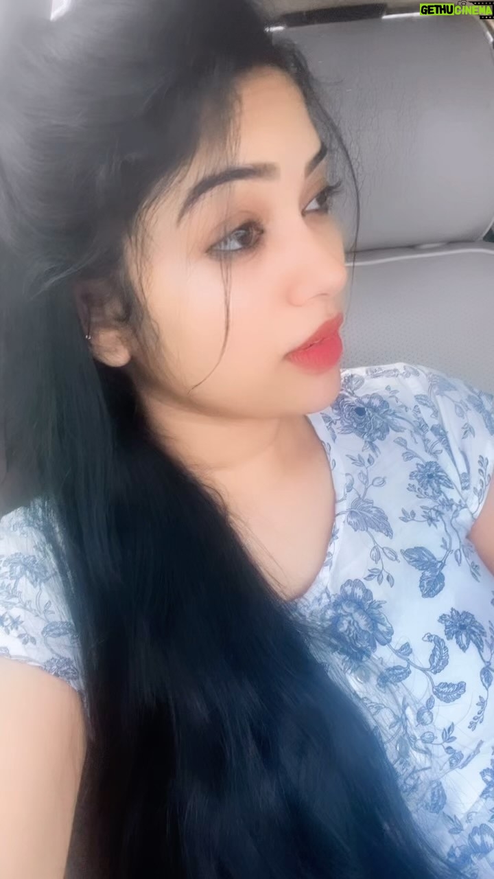 Priya Joe - 3.5K Likes - ✨🌿♥️Yei pathiram pottakaiyaal
Oru pathiyam podaiyaa♥️🌿✨
.
.
😍😘✨🌿💛👸🏻♥️🤴🏻💛🌿✨😘😍
.
.
#♥️ #200 #k #followers #instagram #thankful #happy #feelings #my #favorite #song #tamilsongs #sunday #vibes #loveit #cute #pink #baby #instadaily #true #heart #instagram #priyajoe7 #reels #always #behappy #positivevibes #staysafe😇