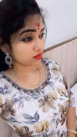 Priya Joe Instagram - 😍♥️Friday✨Vibes♥️😍 
.
.
😍😘✨💛♥️💛✨😘😍
.
.
.
#♥️ #200 #k #followers #instagram #thankful #childhoodmemories #child #cutebaby #happy #feelings #my #favorite  #melody #friday #vibes #loveit #cute #pink #baby #instadaily #true #heart #instagram #priyajoe7 #reels #always #behappy #positivevibes #staysafe😇