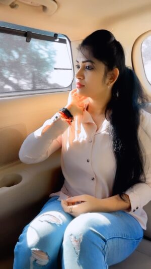 Priya Joe Instagram - ✨😍♥️Kannalae Katti Vaikkava Ada Mama Yen Kaiyalae Pottu Vaikkava♥️😍✨
.
.
.#valentines #day #special 🌿✨😍♥️😍✨🌿
.
.
#♥️ #200 #k #followers #instagram #thankful #happy #feelings #my #favorite #song #tamilsongs #wednesday #vibes #loveit #cute #pink #baby #instadaily #true #heart #instagram #priyajoe7 #reels #always #behappy #positivevibes #staysafe😇