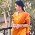 Priya Joe Instagram - Raajaa🤴🏻Raani👸🏻Pola🥰 . . ✨😘😍🌿💛👸🏻♥️🤴🏻💛🌿😍😘✨ . . #♥️ #200 #k #followers #instagram #thankful #happy #feelings #my #favorite #song #tamilsongs #monday #vibes #loveit #cute #pink #baby #instadaily #true #heart #instagram #priyajoe7 #reels #always #behappy #positivevibes #staysafe😇