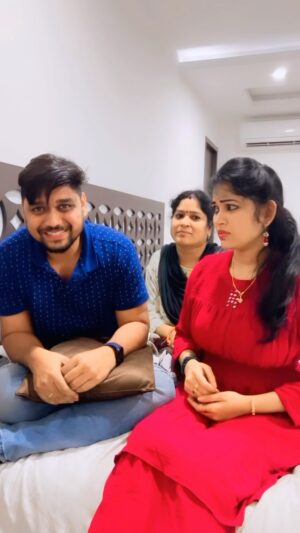 Priya Joe Instagram - Dai Thalli Otkaarudaa..😂🤭 #family #entertainment 😍♥️
.
.
🙊🫣🤭😂
.
.
#♥️ #200 #k #followers #instagram #thankful #family #familygoals #loveyou #brothersisterlove #strong #bond #life #long #happy #goodvibes #loveit #baby #memories #friday #instadaily #true #heart #instagram #priyajoe7 #reels #always #behappy #positivevibes #staysafe😇