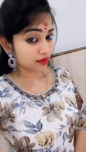 Priya Joe Instagram - ✨♥️😍Raajaraajanum
Kai Kortha Raaniyaaganum😍♥️✨
.
.
😍😘✨🌿💛♥️💛🌿✨😘😍
.
.
#♥️ #200 #k #followers #instagram #thankful #happy #feelings #my #favorite #song #tamilsongs #saturday #vibes #loveit #cute #pink #baby #instadaily #true #heart #instagram #priyajoe7 #reels #always #behappy #positivevibes #staysafe😇