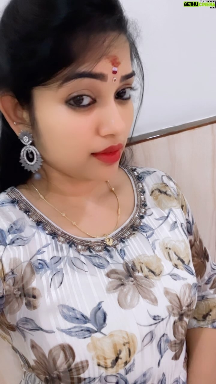 Priya Joe - 12.2K Likes - ✨♥️😍Raajaraajanum
Kai Kortha Raaniyaaganum😍♥️✨
.
.
😍😘✨🌿💛♥️💛🌿✨😘😍
.
.
#♥️ #200 #k #followers #instagram #thankful #happy #feelings #my #favorite #song #tamilsongs #saturday #vibes #loveit #cute #pink #baby #instadaily #true #heart #instagram #priyajoe7 #reels #always #behappy #positivevibes #staysafe😇