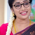 Priya Joe Instagram - Mass kaatum Seetha😎🔥 Watch your favourite movies and shows anywhere anytime only on ZEE5 absolutely for free 🤩🔥 #SeethaRaman #Watchforfree #ZEE5 #ZEE5Tamil #tamilserial