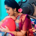 Priya Joe Instagram - ✨🥰♥️வாழும் காலம் ஆயிரம் நம் சொந்தம் அல்லவா♥️🥰✨ . . 😍😘✨🌿💛♥️💛🌿✨😘😍 . . #♥️ #200 #k #followers #instagram #thankful #happy #feelings #my #favorite #song #tamilsongs #sunday #vibes #loveit #cute #pink #baby #instadaily #true #heart #instagram #priyajoe7 #reels #always #behappy #positivevibes #staysafe😇