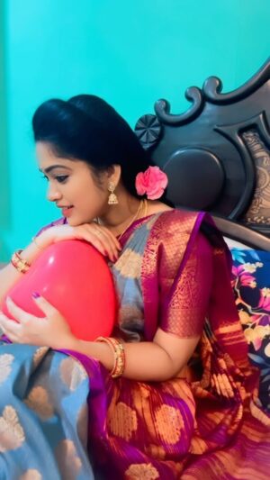 Priya Joe Instagram - ✨🥰♥️வாழும் காலம் ஆயிரம் நம் சொந்தம் அல்லவா♥️🥰✨
.
.
😍😘✨🌿💛♥️💛🌿✨😘😍
.
.
#♥️ #200 #k #followers #instagram #thankful #happy #feelings #my #favorite #song #tamilsongs #sunday #vibes #loveit #cute #pink #baby #instadaily #true #heart #instagram #priyajoe7 #reels #always #behappy #positivevibes #staysafe😇