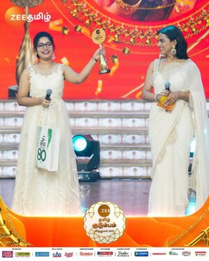 Priya Joe Instagram - Most Promising Actor Female...!!! @priyajoe7official
Zee Tamil குடும்ப விருதுகள் 2023.

#ZeeTamilKudumbaVirudhugal2023 #ZTKV #ZTKV2023 #ZeeTamil