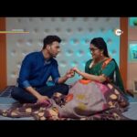 Priya Joe Instagram - Intha song neenga yaruku dedicate pannuvinga?😍😘 Watch your favourite movies and shows anywhere anytime only on ZEE5 absolutely for free 🤩🔥 #Watchforfree #ZEE5tamil #SeetharamanOnZee5 #Seetha #Ram #ZEE5