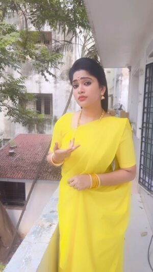 Priya Joe Instagram - ✨😍♥️Em Manasu Mamanuku Bathiramaa Kondu Sellu♥️😍✨
.
.
🌿😍😘💛👸🏻♥️🤴🏻💛😘😍🌿
.
.
#♥️ #200 #k #followers #instagram #thankful #happy #feelings #my #favorite #song #tamilsongs #tuesday #vibes #loveit #cute #pink #baby #instadaily #true #heart #instagram #priyajoe7 #reels #always #behappy #positivevibes #staysafe😇