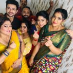 Priya Joe Instagram - Trending song with Seetharaman team ❤️ @pracashrajan @harikrish_actor_official #reelsinstagram #reelitfeelit❤️❤️ #reelsindia #trendingreels #song #dance #seethraman #teamindia #artistoninstagram #