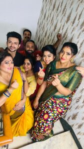 Priya Joe Instagram - Trending song with Seetharaman team ❤️ @pracashrajan @harikrish_actor_official #reelsinstagram #reelitfeelit❤️❤️ #reelsindia #trendingreels #song #dance #seethraman #teamindia #artistoninstagram #