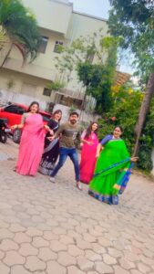 Priya Prince Instagram - Ramaiya osthavaiya Reels from Jawan with my Elakiya Team @shastrygayathri @sushmanair07 @himabindhu____ @priyaprince1111 @ 😍🥰🙌🕺🏻💃🕺🏻 🙈😍