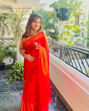 Priya Prince Instagram - ❤️❤️❤️
..
..
..
Saree from @rktextilessarees