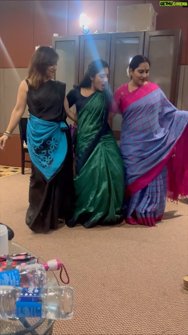 Priya Prince - 9.8K Likes - It’s a team work 🤣🤣
@himabindhu____ @shastrygayathri
Edit and creativity @aravish_glitzy
..
#fun #happiness #réel #reelitfeelit #edit #comedy #club