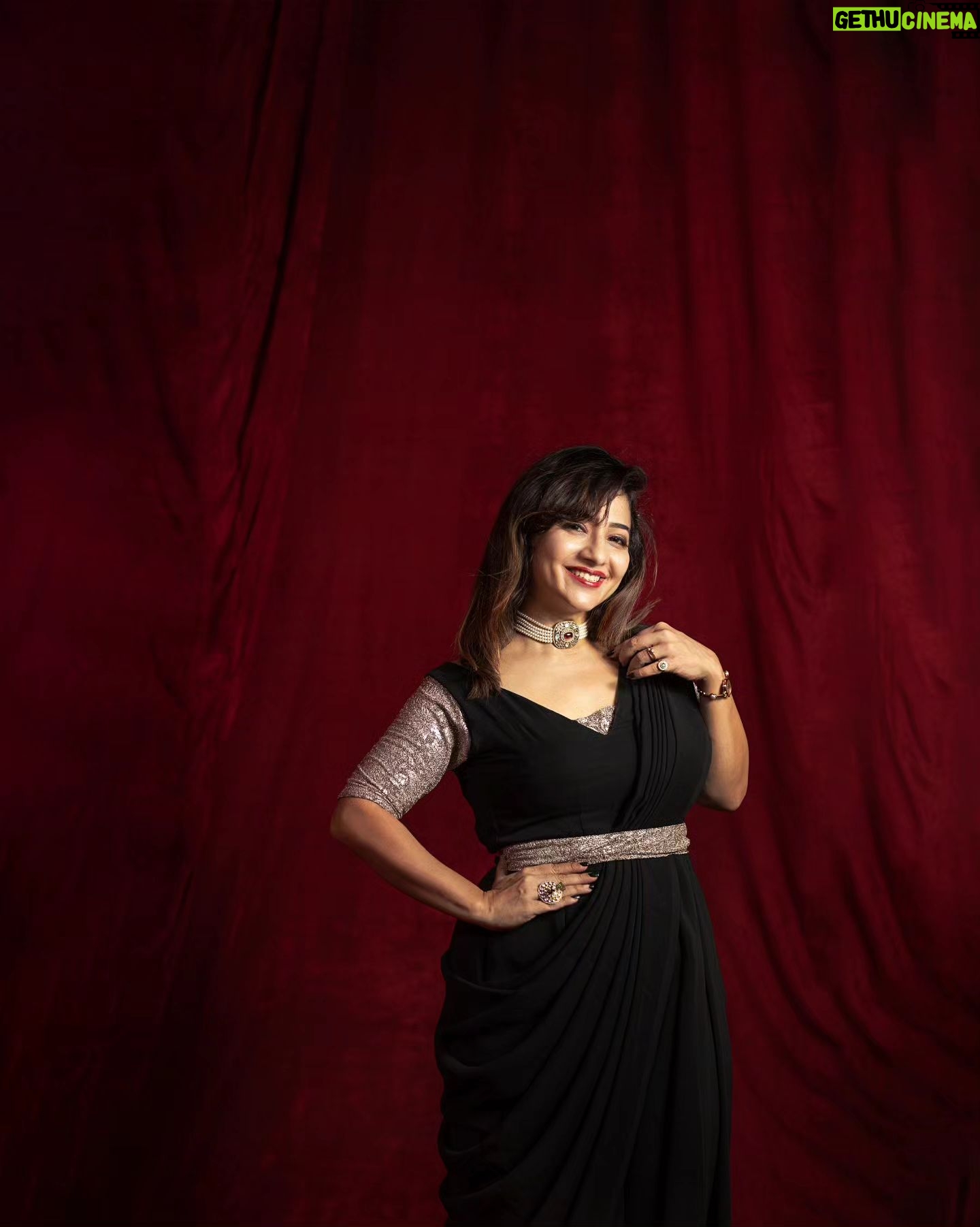 Priya Prince Instagram - @priyaprince1111 ✨ . . . Shot by: @rubanlakshman Styling: @by_vanmathi_nagaraj . . . . . #suntv #sunkudumbamvirudhugal2023 #fashionphotography #womenportraits #fashionportraits