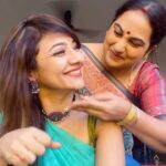 Priya Prince Instagram - What else no shoot only reels 🤷🏼‍♀️ only with @shastrygayathri Only Hindi reels 😝Ek goan me ek kissan Ragu tha tha … … #ree #reels #hindi #hindishayari #hindilines #hindisongs #sharukhkhan