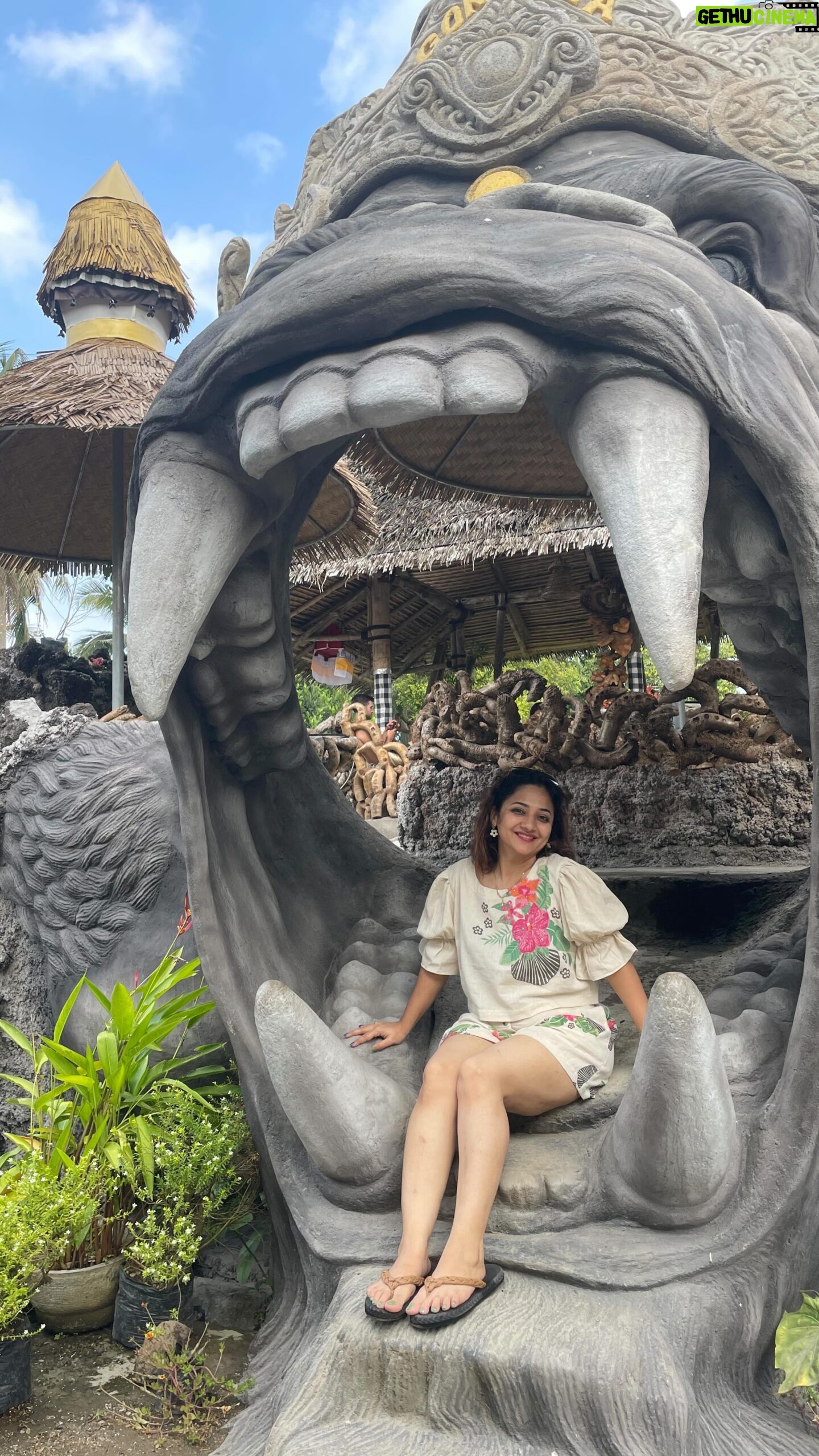 Priya Prince - 2.9K Likes - Throwback to my lovely holiday 🧿❤️
..
Love yourself as everyone is busy in there own life
..
..
#reelsinstagram #reelsindia #reelitfeelit