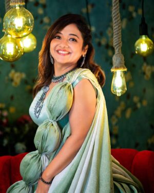 Priya Prince Instagram - Don’t give up just because you do not see immediate results.
Know that each positive choice you make is affecting you in hidden ways ...
and will add up to big change over a period of time.
☺️

Cover pic for @fashiondrift.magazine 
Photography & videography @ernestmediaphotography 
Makeup @drapes_tangles 
Saree @madhurya_creations 
Jewel @thevellishop 
Saree prepleating @madrasironingcompany 
Deaigner & styling @scubedesignerwear 
..
..
#shoot #instagram #photooftheday #trendingreels #style #smile #love #fashionstyle #fashion
