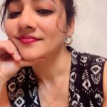 Priya Prince Instagram - Parandhu selava☺️☺️☺️ 🦜🦜 .. …. …. #old #songs #gold #love #melody #gemini #tamil