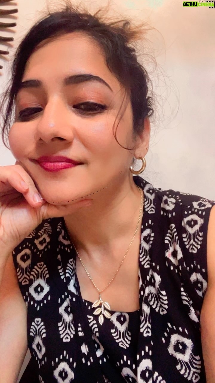 Priya Prince - 1.8K Likes - Parandhu selava☺️☺️☺️ 🦜🦜 ..
….
….
#old #songs #gold #love #melody #gemini #tamil