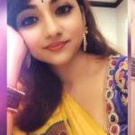 Priya Prince Instagram – மனங்களில் நிறம் பார்த்த காதல்……..
..
.. 
..
#ree #reelsinstagram #tamilsong #lyrics