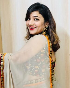 Priya Prince Instagram - Simple principle of Life:-

Never think you are nothing

Never think you are everything

But always think you are something & you can achieve anything...
..
Photography - @aravish_glitzy