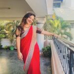 Priya Prince Instagram – Be happy,
not because everything is 
GOOD
But, because you see GOOD in EVERYTHING … 

..
Saree @kalaidesignerstudio 

#life #lesson #lifecoach #lifestyle #goal #happiness #selfcare #positivity