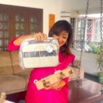 Priya Prince Instagram - Thank you @saregamatvshows_ for giving me this lovely gift 🙏🏻❤️