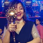 Priya Prince Instagram - Sun Tv Awards 2023 ☺️ Best villi Award goes too Bairavi 😊😊😊😊😊🤩🤩🤩🤩for Ilakiya serial . Super happy as this moment was unexpected And I really thank @saregamatamil BRV mam and prince sir for giving me an opportunity and I thank @suntv for recognizing me 🙏🏻🙏🏻 .. .. Dear anbu social media ullangale thank u very much for supporting me 🙏🏻🙏🏻🙏🏻🙏🏻🙏🏻 .. My lifeline @riiiyyyaaa.i for supporting me ❤️❤️❤️ அன்பு மகளே …… Dress designed and stitched by @by_vanmathi_nagaraj Jewellery @fineshinejewels .. .. .. #serial #actor #sunset #sun #actor #viral #awards