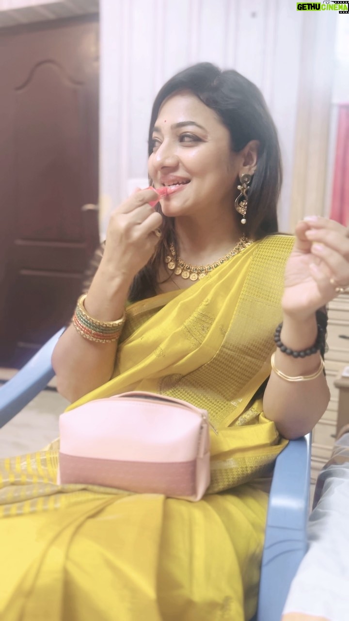 Priya Prince Instagram - Actually it is candid I didn’t know @rajeshwariraji75 was taking video 😂 love the way she was admiring 🤪 and she edited this and I am just posting 🫶🏻 .. .. #ree #reelsinstagram #reelitfeelit #beauty #music #friendship #goals #artist #serial #actor #life #happiness