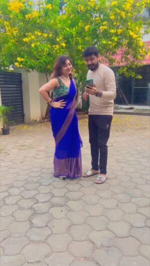Priya Prince Instagram - Reels Making Video Panna ipadi tha irukum pola 🤣😂🥰 Funny reels With @priyaprince1111 🥰

Video Credits 🥰😍 @shastrygayathri