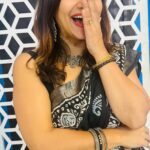 Priya Prince Instagram – You can be your own source of inspiration,solution,and motivation… ❤️ so let’s be positive 
..
BTW – I love sarees ❤️
Saree @kalaidesignerstudio ❤️
..

#reels #reelsinstagram #reelitfeelit 
#sarees #sareelove #sareelover #sareefashion