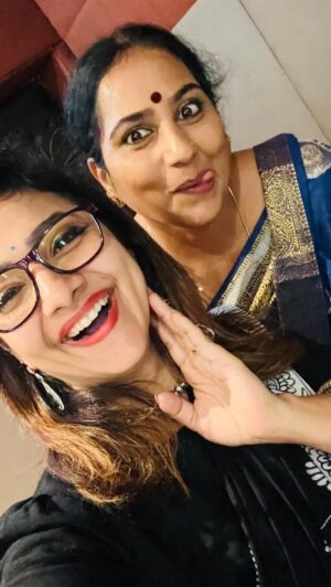 Priya Prince Instagram - Some Scenes are Best ☺️☺️… ooops sorry some Reels are Best 🤣🤣🤣🤣🤣🤣 @shastrygayathri ❤️❤️🫰🏻🫰🏻🫰🏻 
..
..
#ree #reelsinstagram #reelsindia #reelsvideo