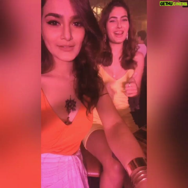 Priyanka Purohit Instagram - the current milieu of our set 😎💥💃 . . @karishmasharma22 @viuindia #sumersinghdiaries