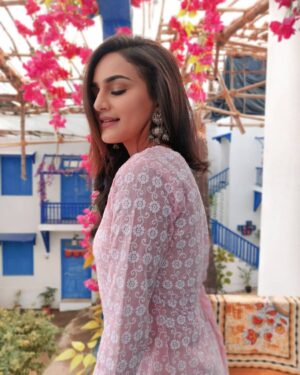Priyanka Purohit Instagram - Ethnic loving soul ❣️
#BEUNIQUE ✨
.
.
.
Go shop for more on @amazonfashionin 
Link in the bio ⬆️
@smitsanghvi58