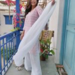 Priyanka Purohit Instagram - Gone are the days when Kurtis were just something you’d wear when you had an occasion. There’s a Kurti for every occasion and you don’t have to be ‘desi’ to fall in love with them. Comfortable yet stylish adding a flair to my personality. ❣️ #chikankariwork #chikancraft #embroidery #BEUNIQUE . . Go shop shop shop at : https://www.amazon.in/s?me=AA086QGHDKCFF&redirect=true . . . @smitsanghvi58