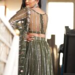 Priyanka Shivanna Instagram – How can I miss this song😍
.
.
MUA @monikareddy_artistry 
Wearing @classy_renthouse 
Mehendi @mehendi_neetha 
Jewellery @thespatika 
Vc @arunkummar_portraits 
.
.
.
#instadaily #reception #selflove #trendy