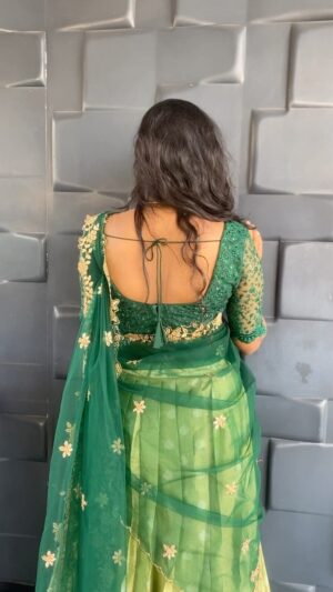 Priyanka Shivanna Instagram - Akka Nin ganda heng irabeku 🤪
.
.
#réel #dialogue #kannada #ethnicwear