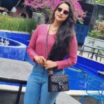 Priyanka Shivanna Instagram – Love the life you live. …
.
.
#peaceofmind #happiness #weekendvibes #bramabrews #chill