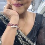 Priyanka Shivanna Instagram – 🖤🖤🖤
.
.
#loveyourself #blacksaree #showtime #instadaily #reelsinsta