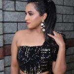 Priyanka Shivanna Instagram – 🖤
.
.
Wearing @classy_renthouse 
MUA @monikareddy_artistry 
Jewellery @thespatika 
💅 @nailgossip.blr 
Pc @manjunathmagaji24 

#zeekannada #zeekannadanominationparty2023 #blacklove #divya #happymoment