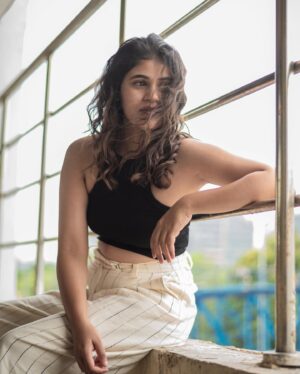 Pujitha Devaraj Instagram - At You👁️

@suraj_desur_photography 
@noormakeup_mehndi 

#instafashion #casual #streetstyle #instapicoftheday #chennai