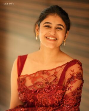 Pujitha Devaraj Instagram - ✨

Saree @varshamaran_official 
Shot by @gett_o_ 
Earings @made_for_hers 
Hair @meghna_makeoverartistry 

#redsaree #simple #instafashion #designersaree #smiles #eyesonyou #blousedesigns #sareedesigns #blousefashion